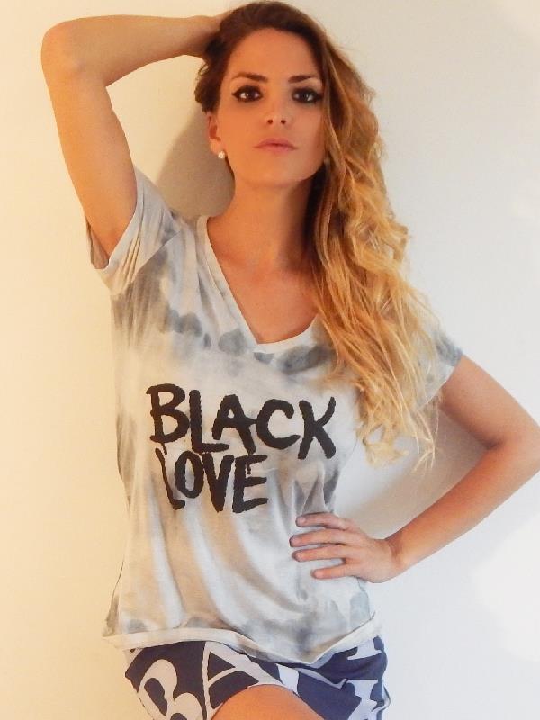Remera Black Love