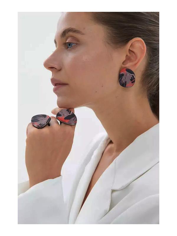 El Anillo Frame Stones Paint es una obra de arte en sí mismo