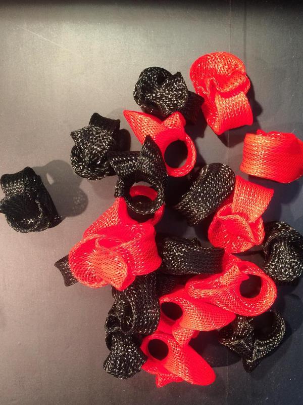 El material que se utiliza para estas piezas es un tejido industrial de la mejor calidad, que desarrollamos exclusivamente para hacer nuestros productos.